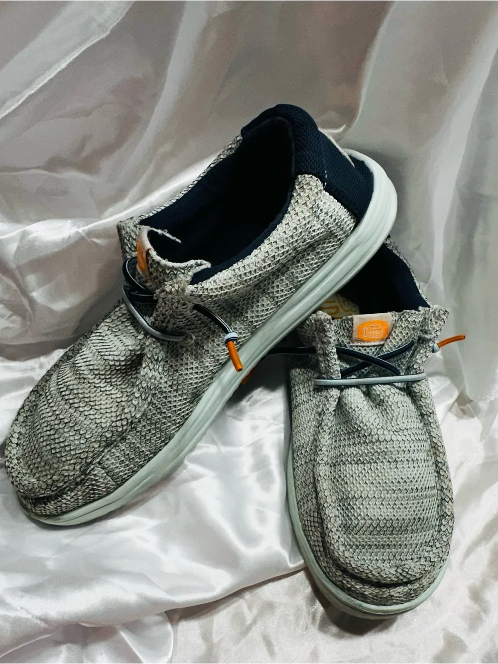 Men’s Hey Dudes Casual Slip-On Shoes in Light Gray Sz 8